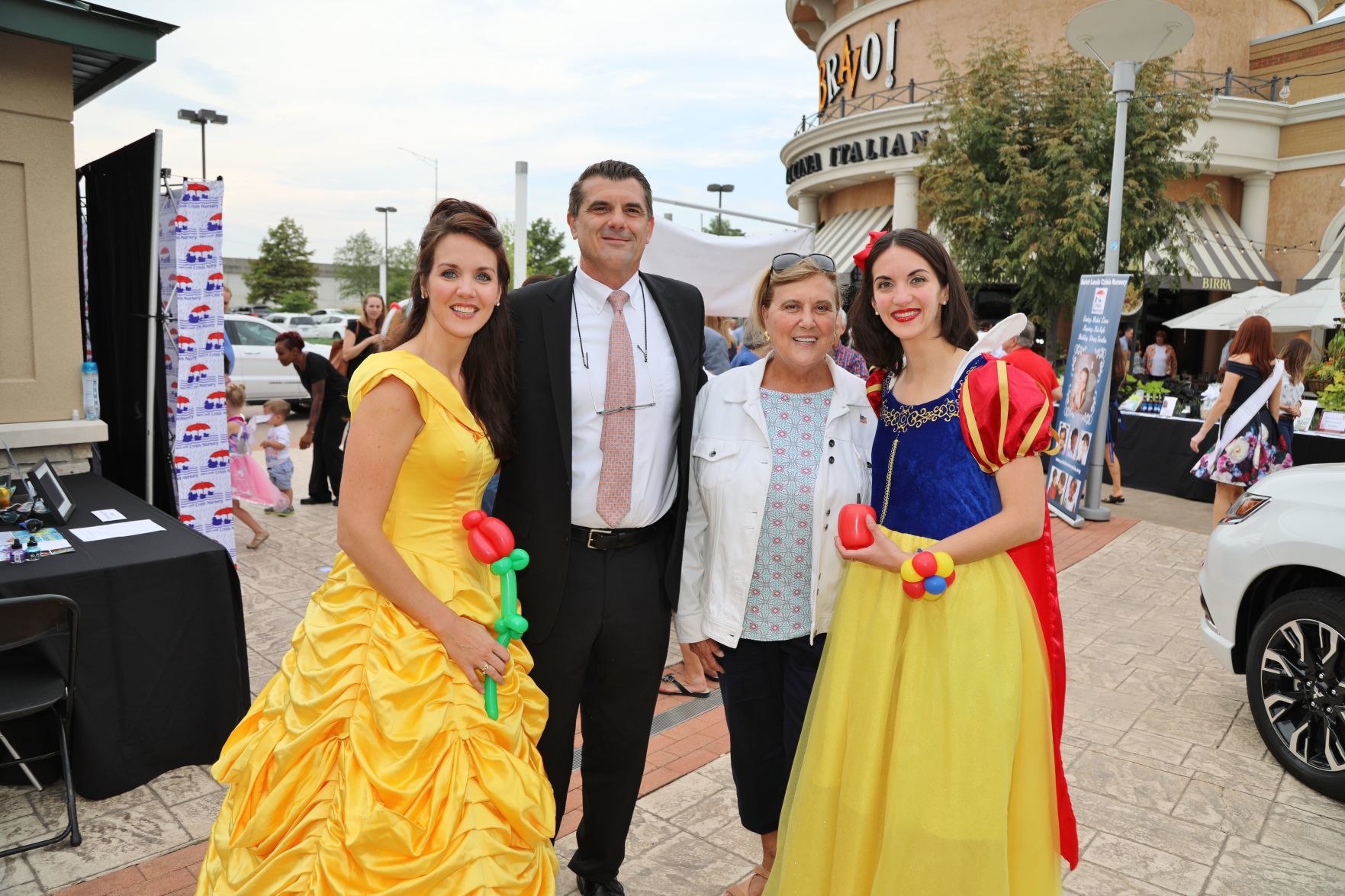 Belle Glen Calvin, Karen Calvin, Snow White